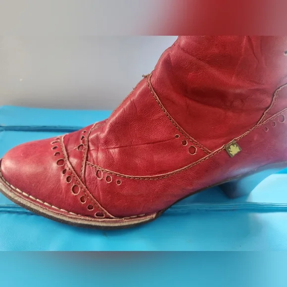 Women’s Red Leather Knee Boots - Picture 2 of 6